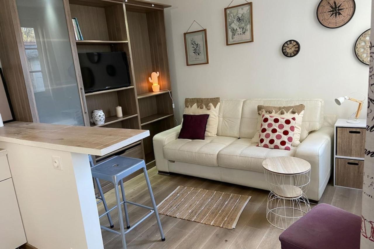 Agreable Appart'Hotel Smart Cosy Proche Commerces Fontainebleau Exterior foto
